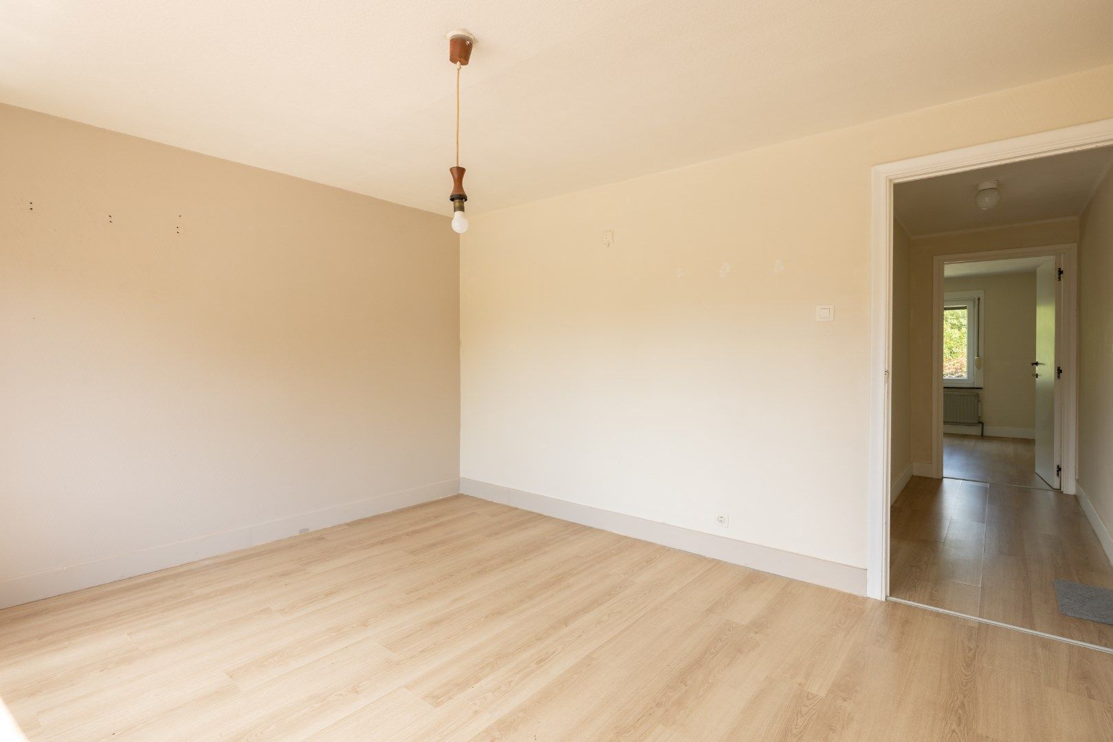 Instapklare woning te koop! foto 11