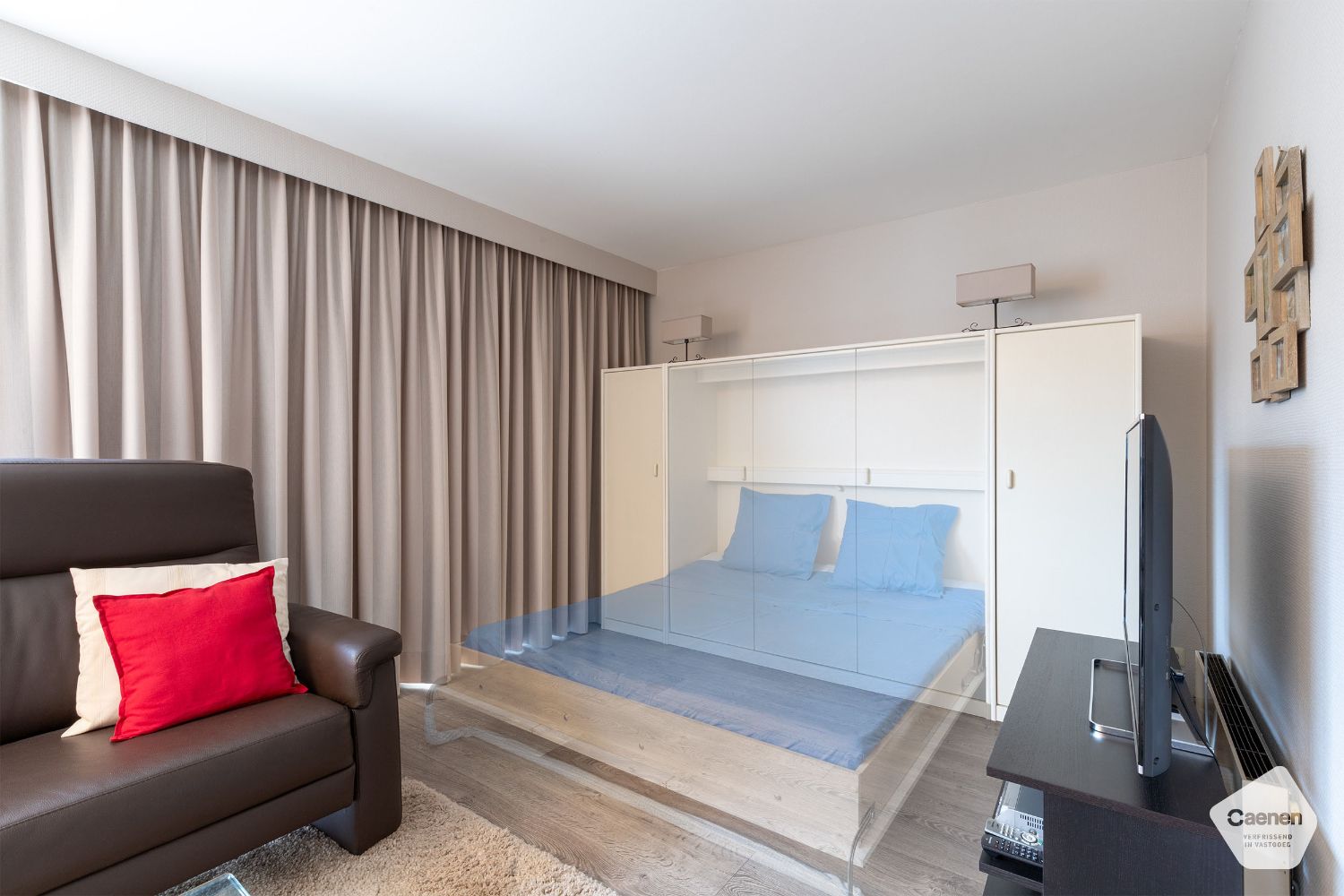 Uitzonderlijk breed appartement, middenin de winkelstraat te Nieuwpoort-Bad foto 4
