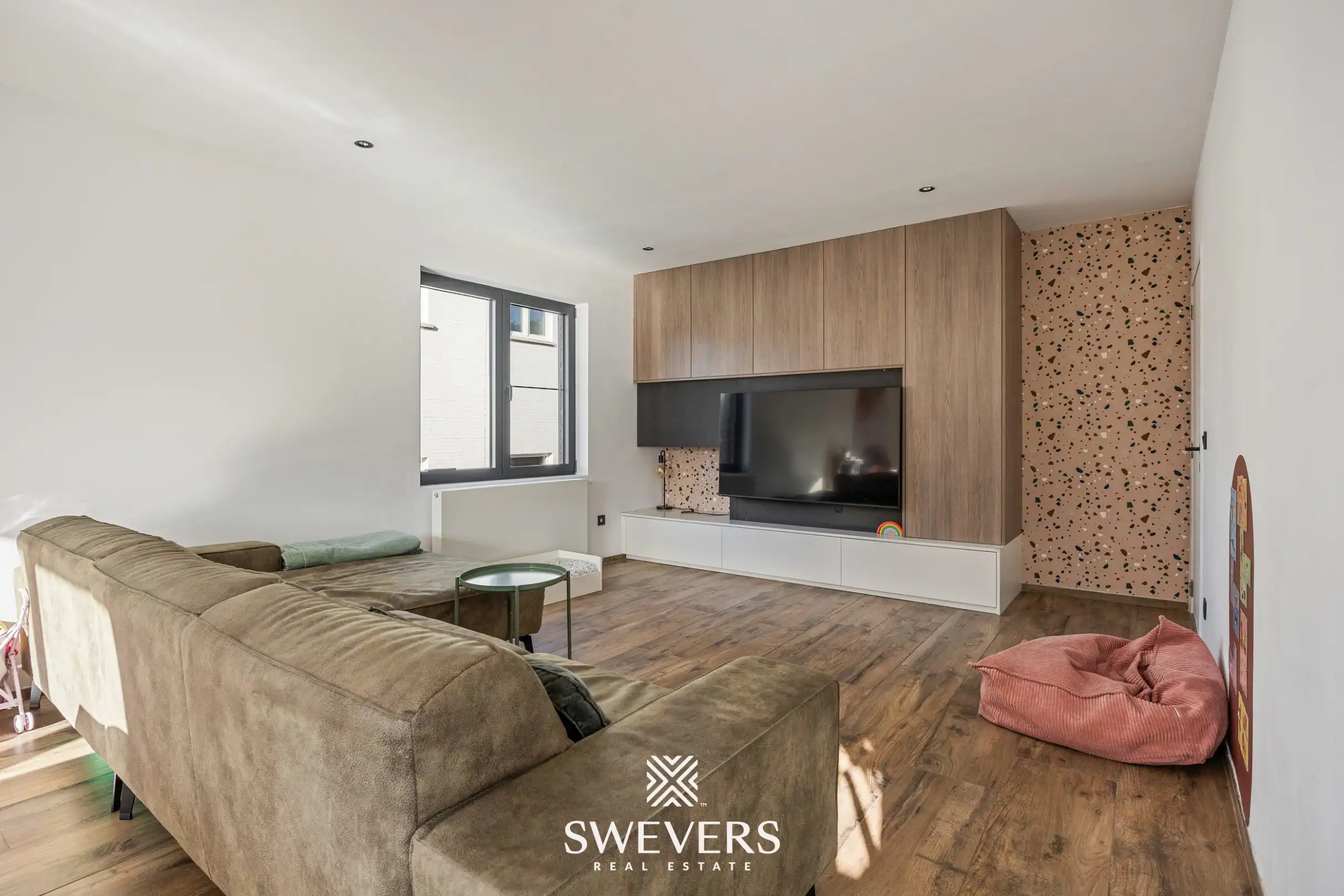 Ruime woning met magazijn in KMO-zone te Tongeren foto 2