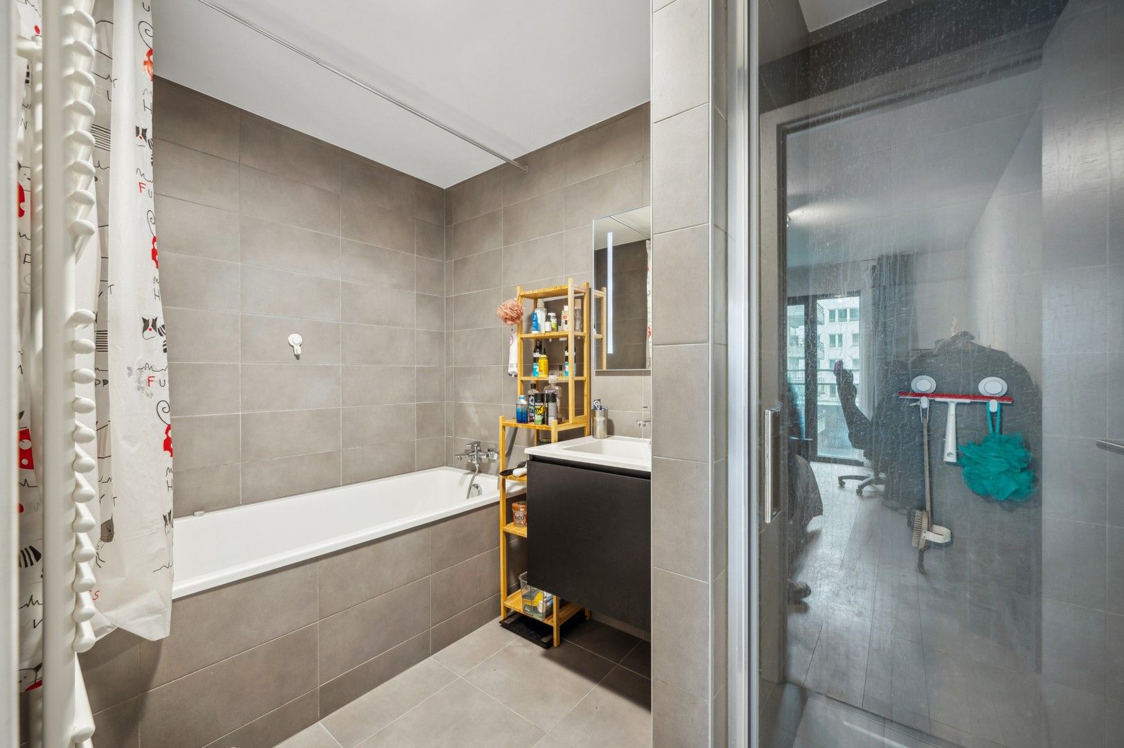 Spacious 3 bedroom apartment with garden view foto 20