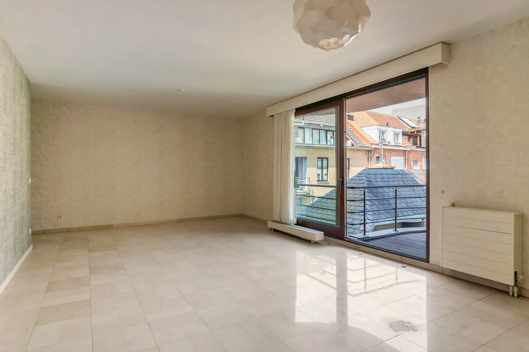 Lichtrijk appartement met terras op uitstekende locatie foto 5