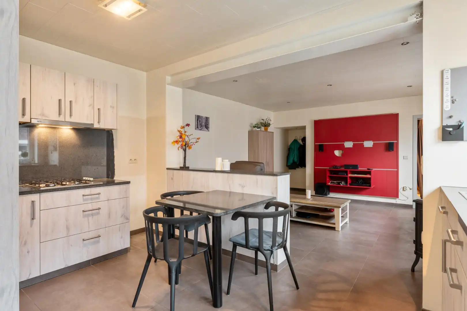 Halfvrijstaande gezinswoning op een perceel van 4a67ca op een rustige locatie te Dilsen-Stokkem. foto 8