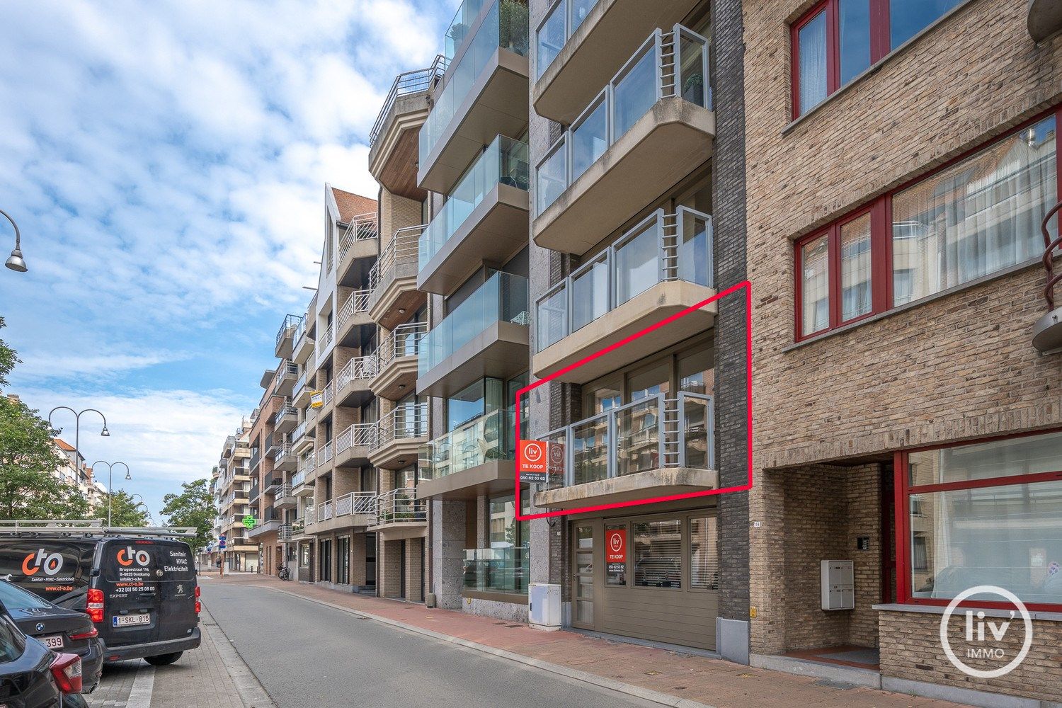 ONGEMEUBELD: Aangenaam recent appartement met 2 volwaardige slaapkamers op een zeer centrale ligging dichtbij de Lippenslaan en de zeedijk te Knokke.  foto 20