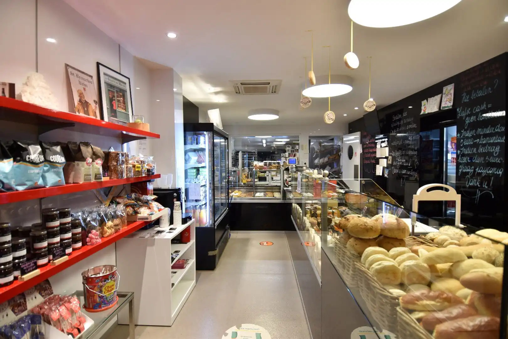 Succesvolle bakkerij met bovenliggende woonst te koop in Heule foto 4