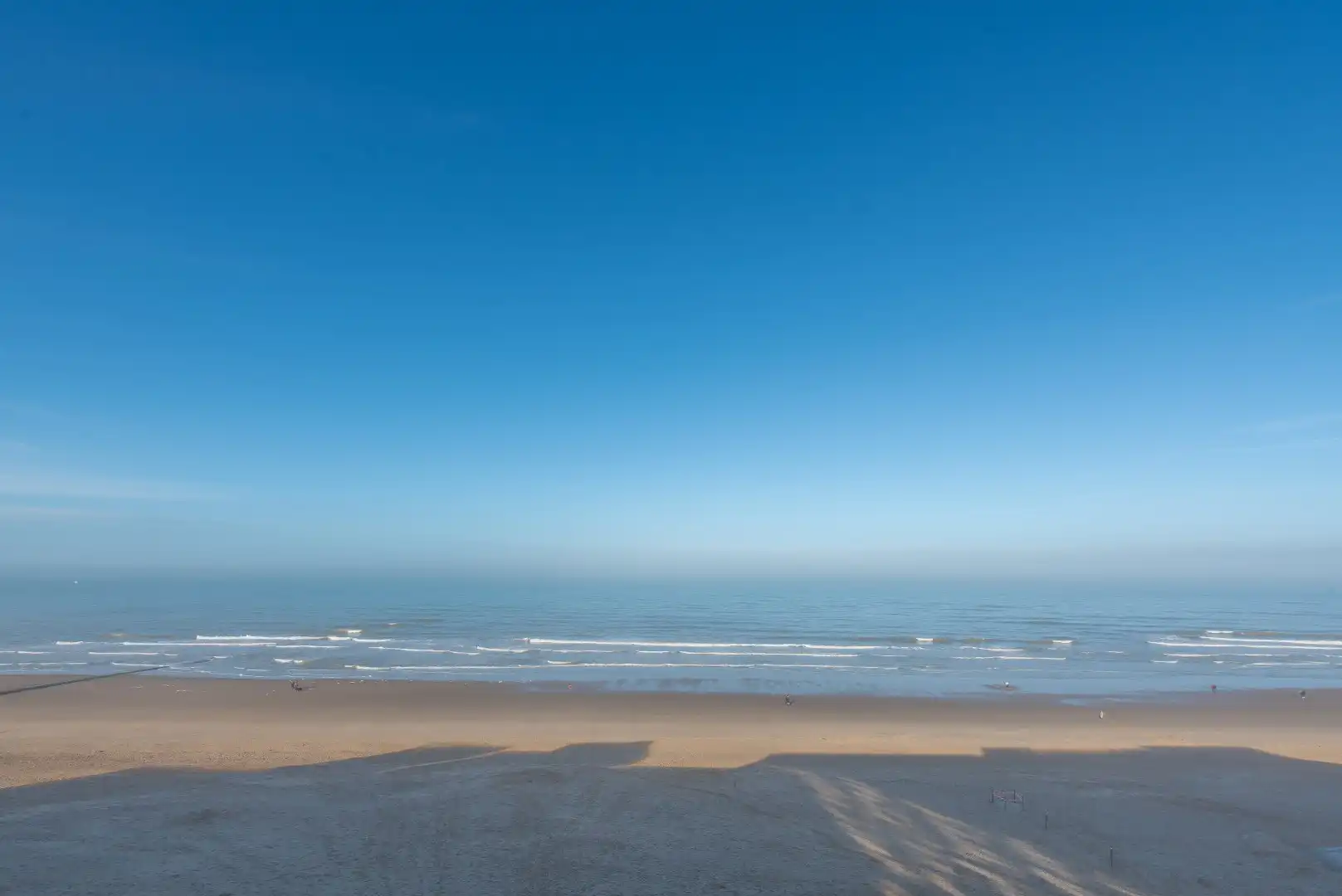 Luxe appartement met zeezicht, domotica & hoogwaardige afwerking foto 16