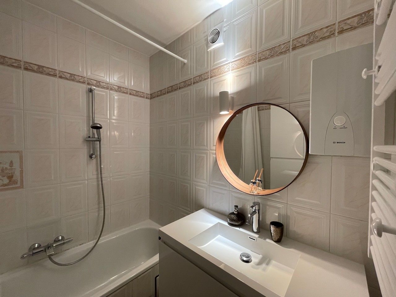 Genk, Weg naar As 119 bus 81: Instapklaar appartement met 3 slaapkamers, 2 terrassen (ZW & NW) in residentie Karekiet. foto 18