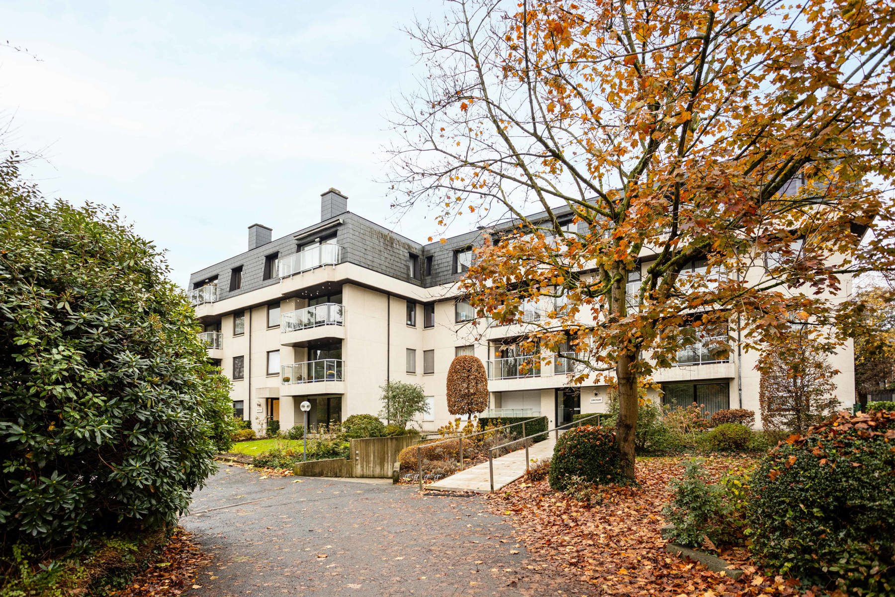 Ruim en lichtrijk duplexappartement met garagebox foto 19