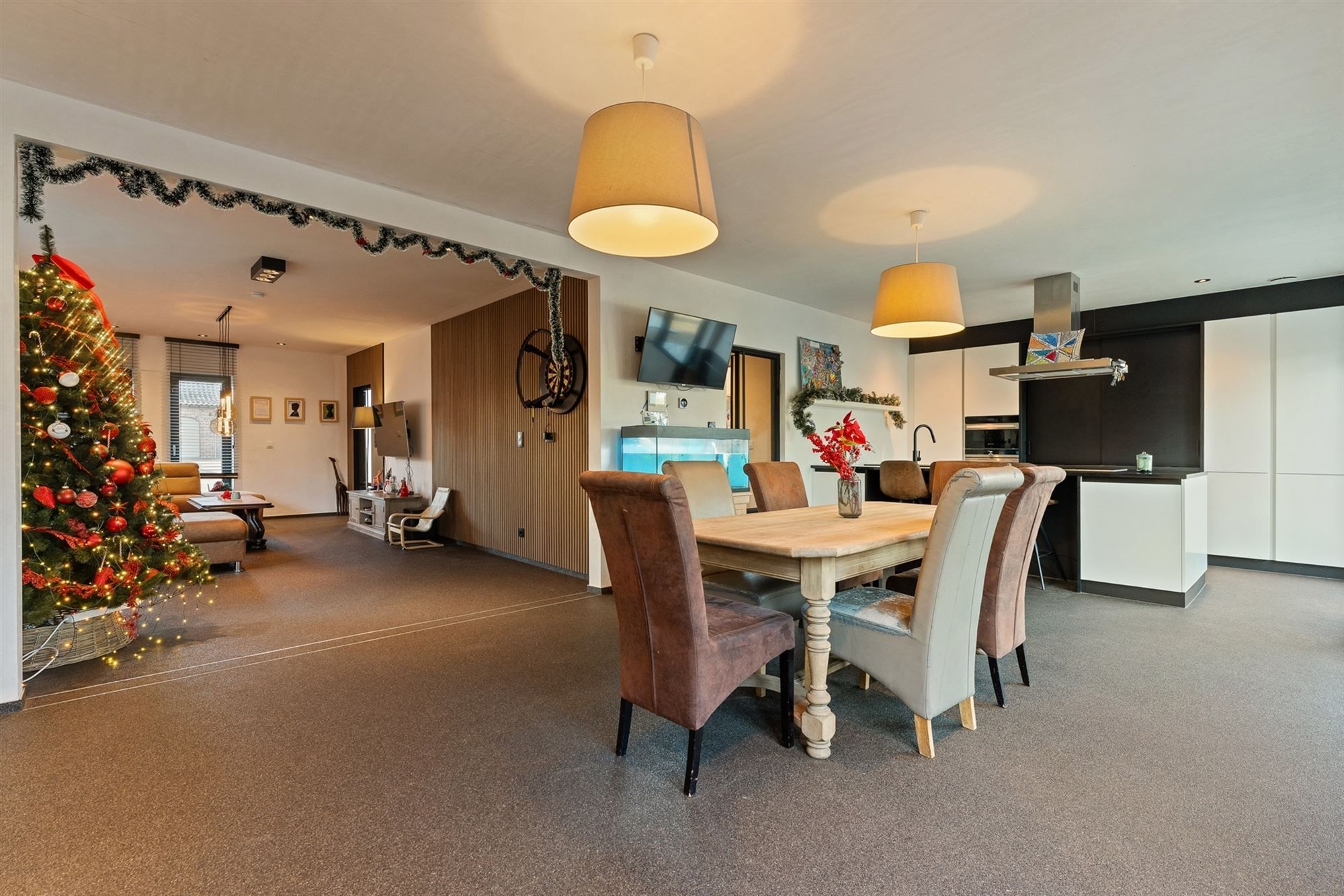 MODERNE EN RECENT GEBOUWDE WONING MET 5 SLAAPKAMERS OP EEN RUIM PERCEEL VAN 13A46CA TE PAAL foto 7