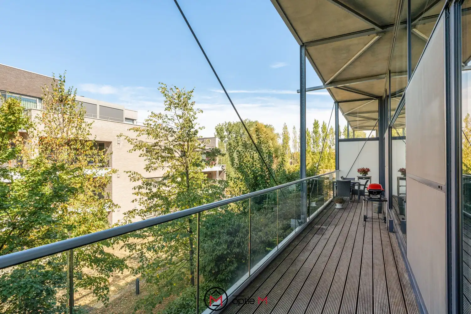 Unieke loft met 2 slaapkamers, terras en parking foto 13