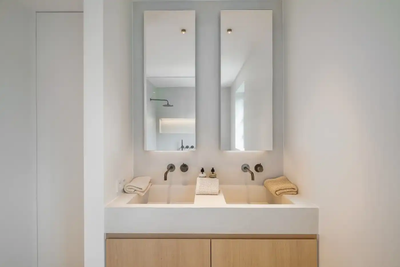 Nieuwbouw onder registratierechten! Villa met zonovergoten leefruimtes en een tijdloos design foto 22