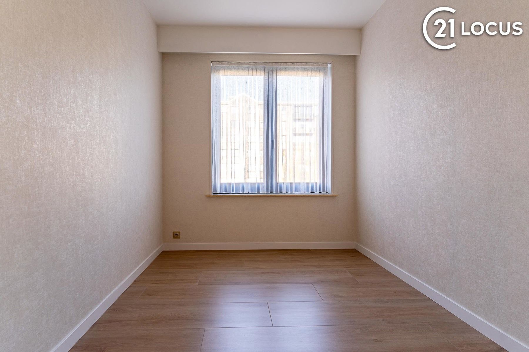 Zeer ruim appartement (132m²) met dubbele garage te huur ! foto 14