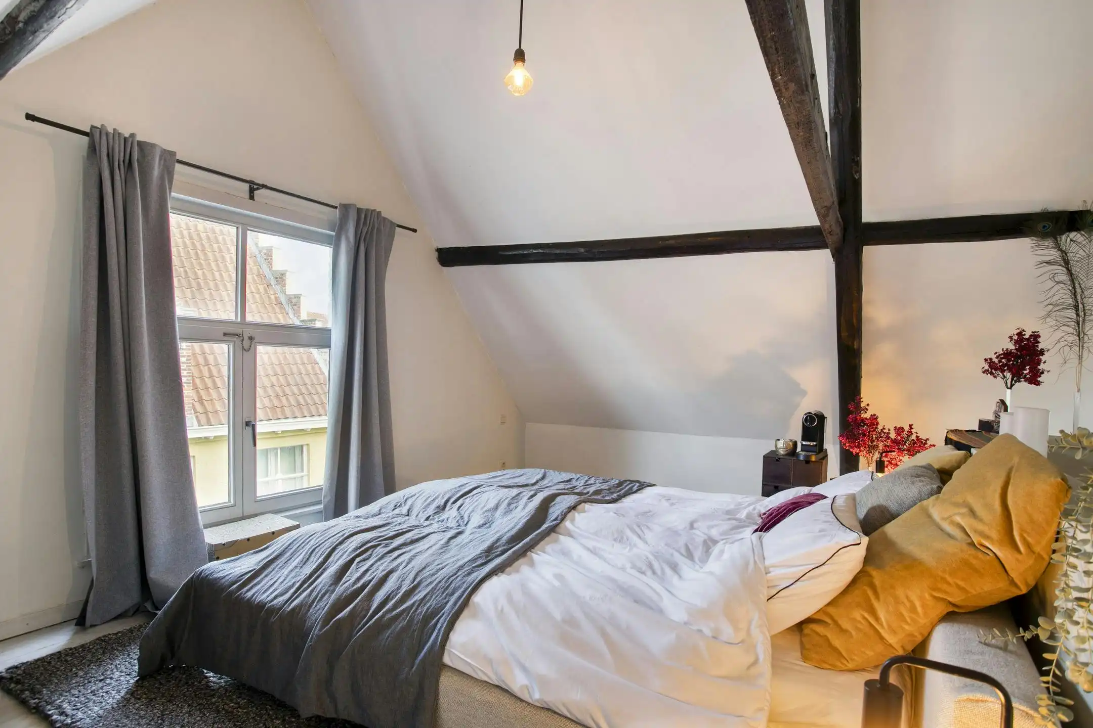 Uniek gerenoveerde herenwoning in Brugge met 3 slaapkamers foto 9