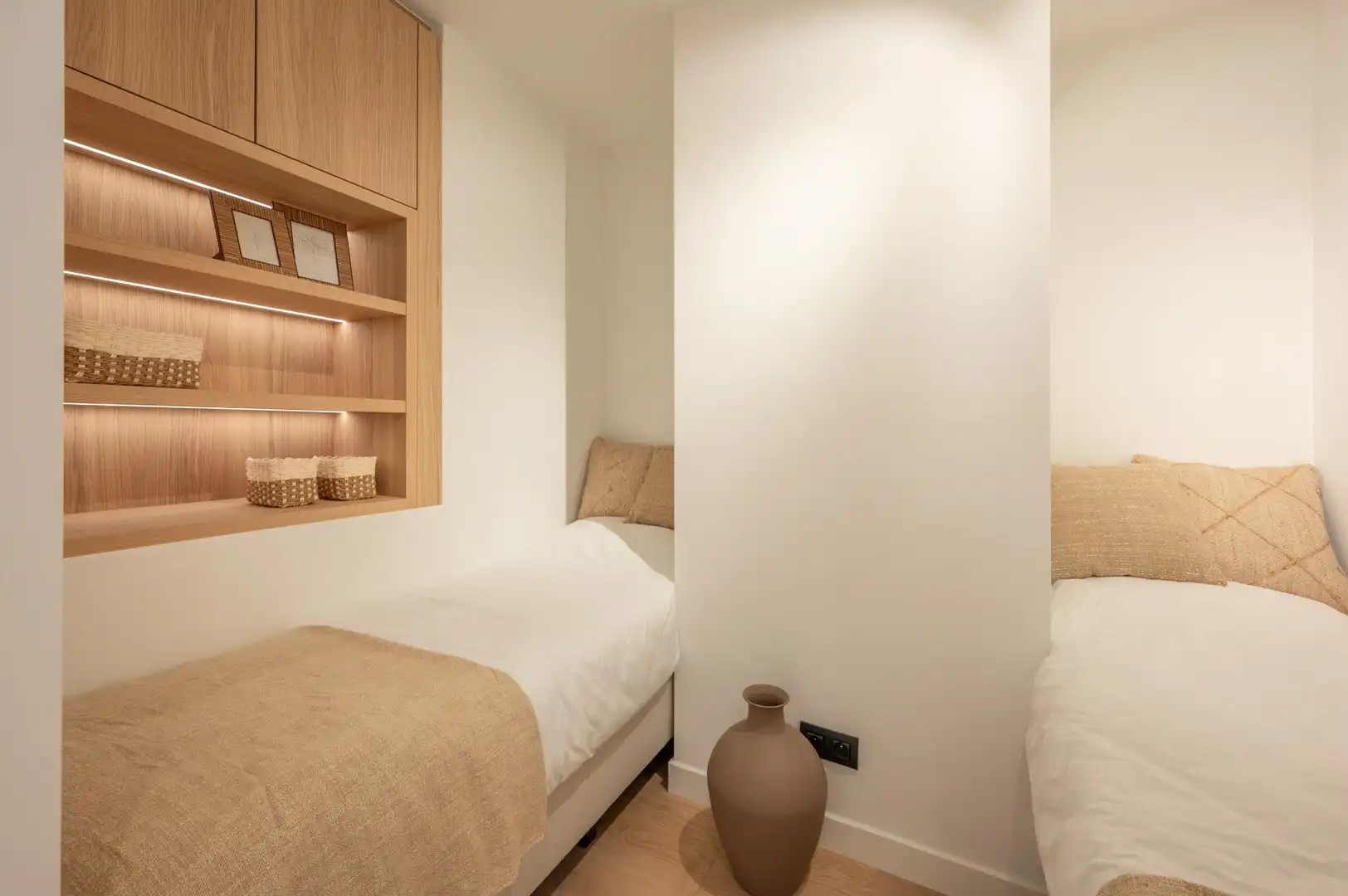 Prachtig en lichtrijk appartement op enkele stappen van de Dumortierlaan. foto 22