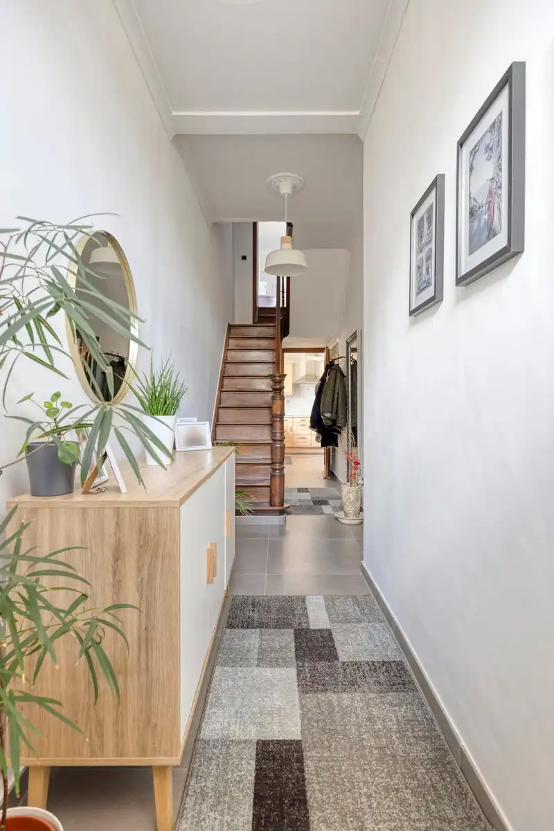 Schitterend gelegen woning met 4 slaapkamers, tuin en garagebox. foto 2