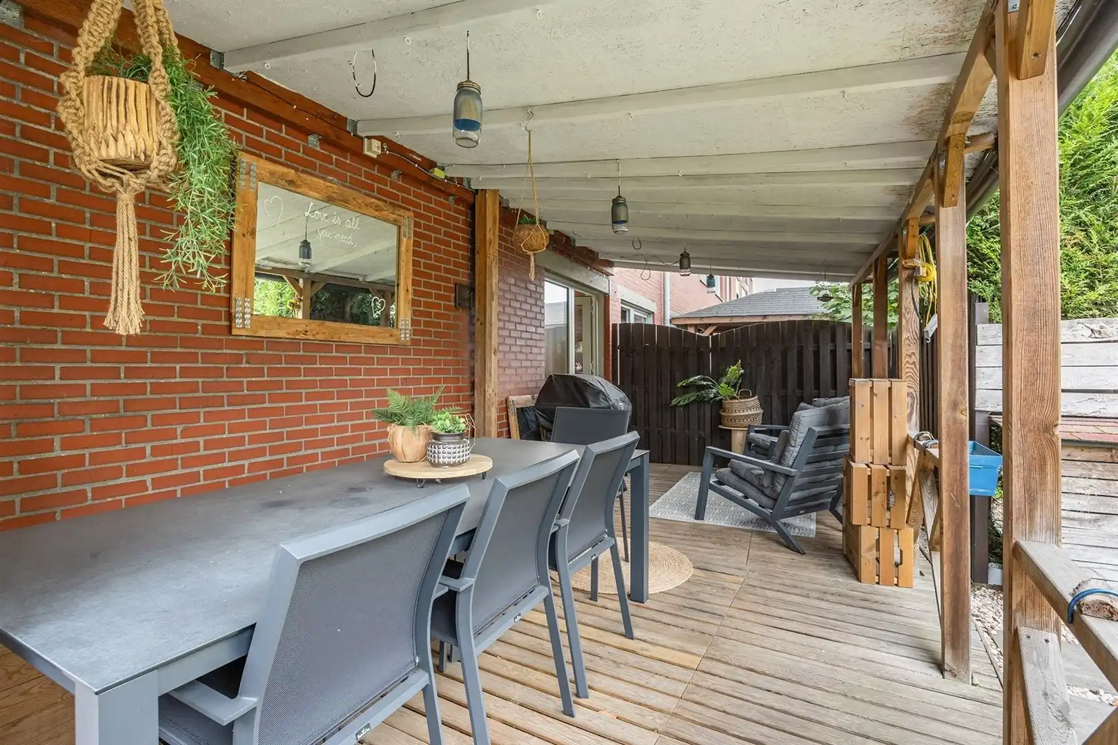 Hedendaags 2-slaapkamerappartement met tuin, garage en praktijkruimte  foto 15