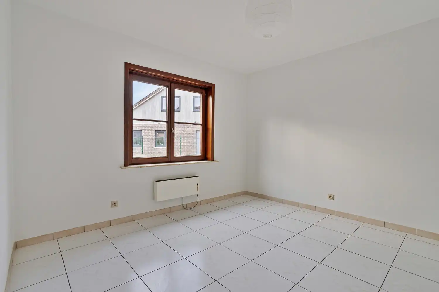 Ruime halfopen gezinswoning met 4 slaapkamers, garage en tuin gelegen in een residentiële straat te Drongen foto 15