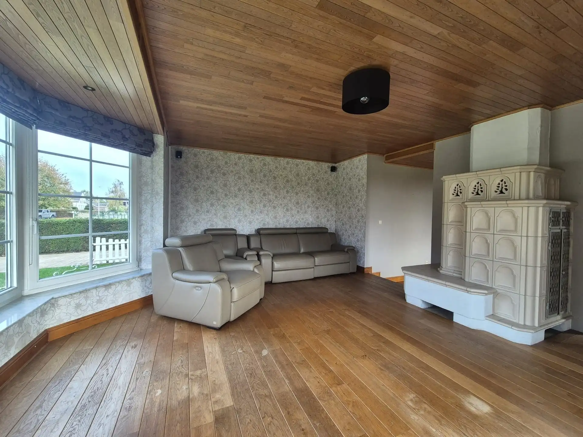 Karaktervolle open bebouwing met ruime tuin, op een vlot bereikbare locatie. foto 4