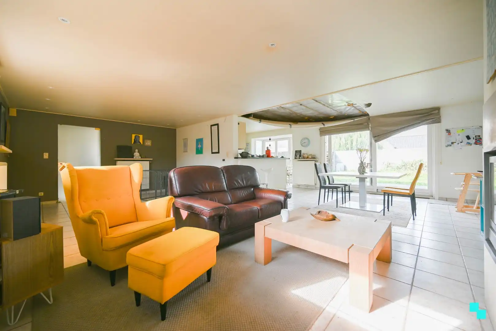 Alleenstaande, te renoveren villa in residentiële buurt foto 8