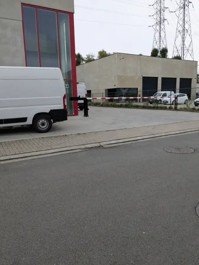 BEDRIJFSGEBOUW / STOCKAGERUIMTE foto 7