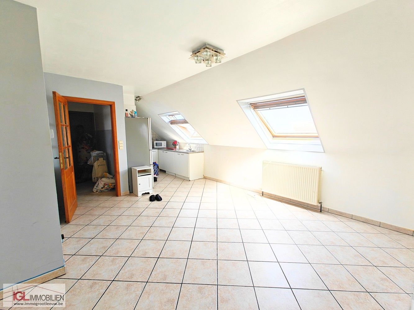 Lichtrijk éénslaapkamer appartement te huur foto 3