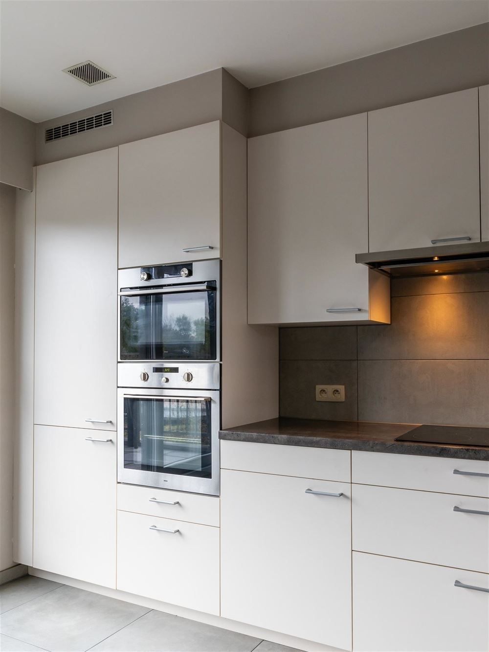Instapklaar appartement met garagebox foto 4