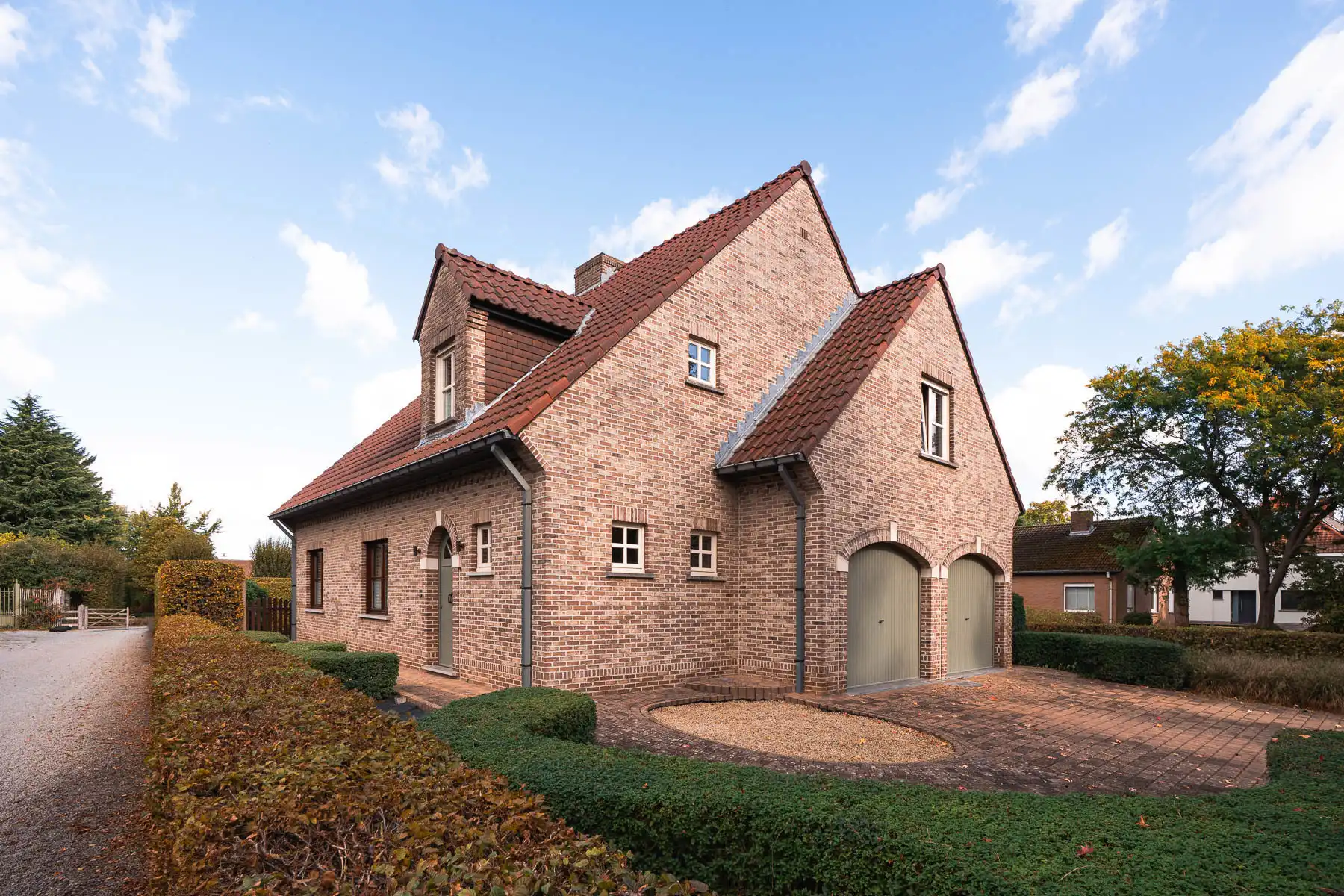Ruime gezinswoning met rustige tuin in Wijgmaal foto {{pictureIndex}}