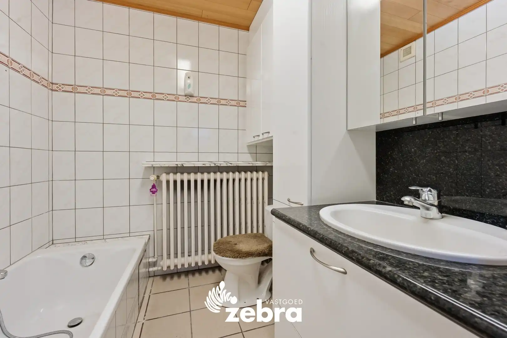 Ruime woning met 4 slaapkamers op een perceel van 601 m² te Meulebeke! foto 9