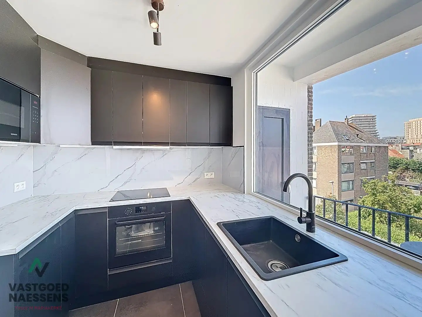 STIJLVOL GERENOVEERD 2 SLPK APP IN RUSTIGE WOONWIJK foto 8