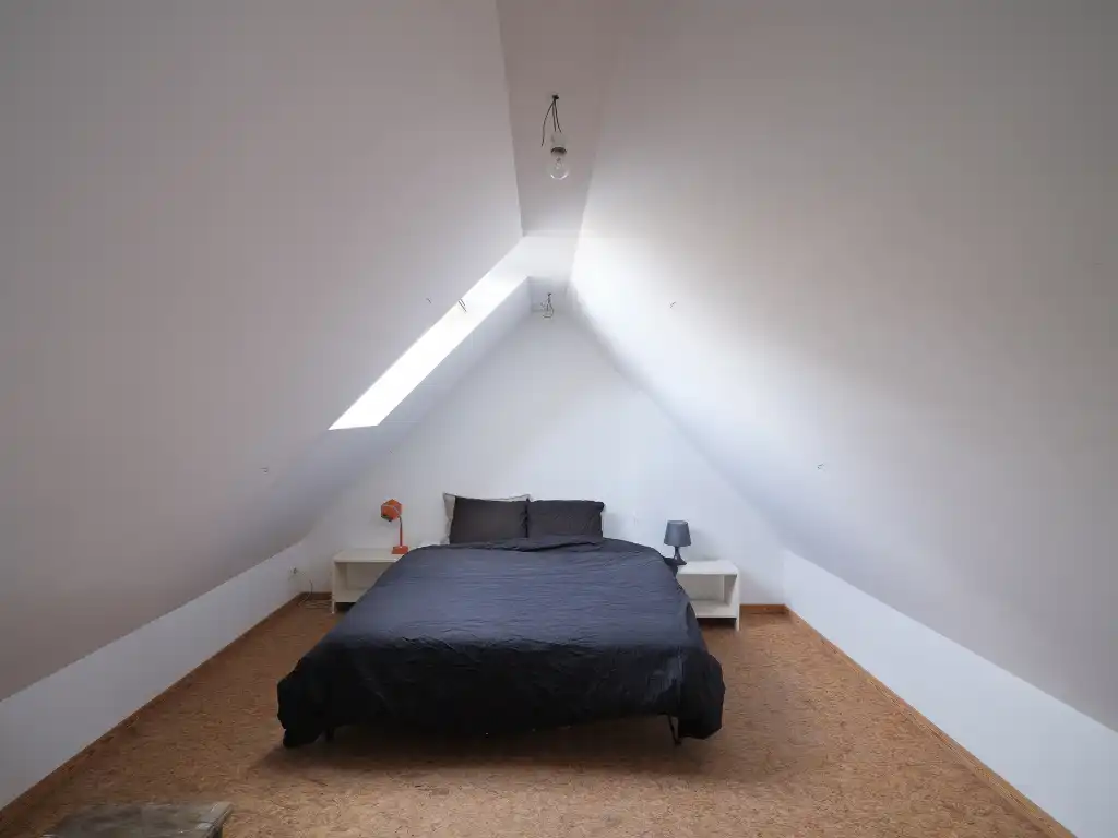 Opbrengsteigendom met magazijn en twee appartementen nabij Gent foto 11