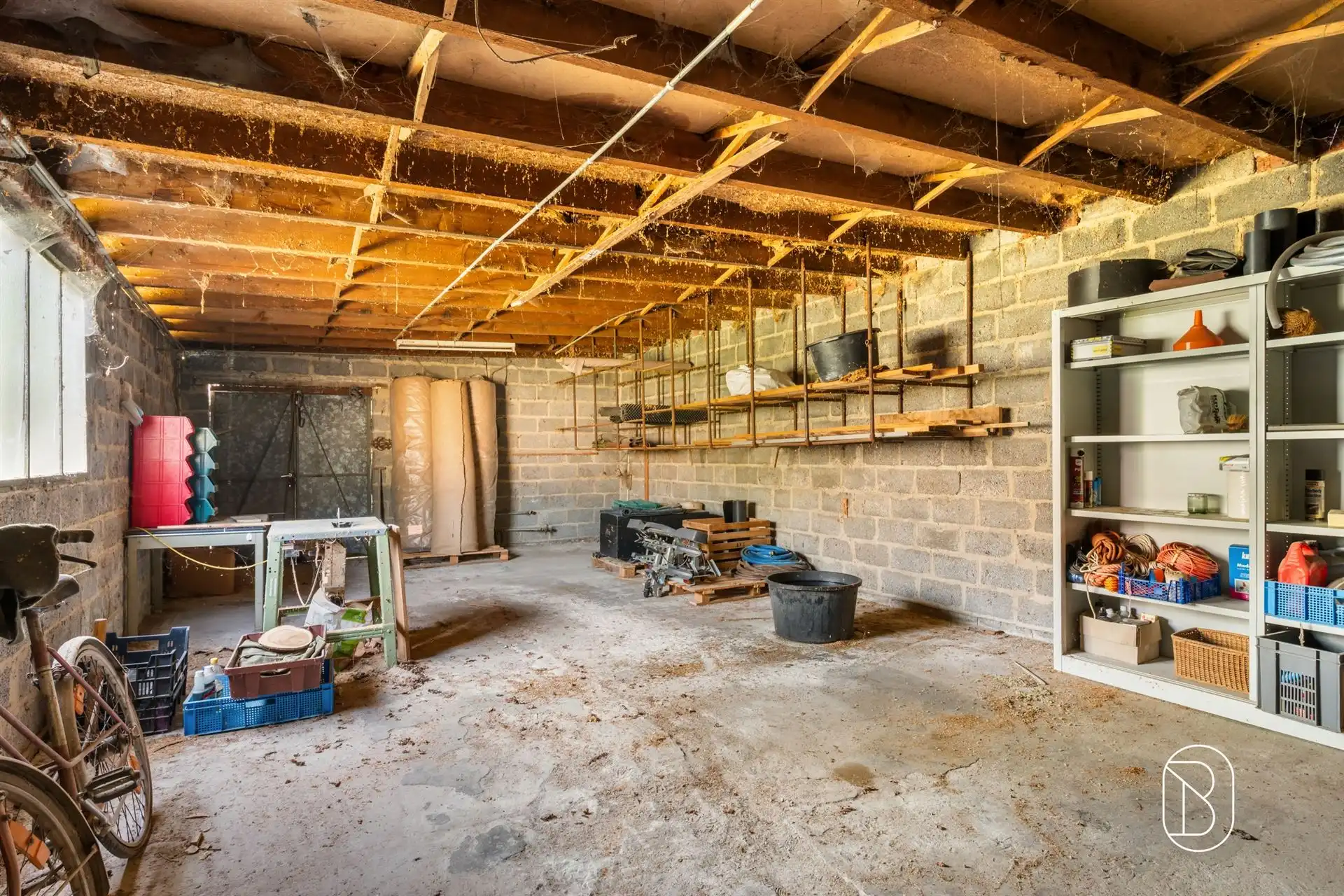 Ruime woning met werkplaats van 200 m² en diepe tuin foto 19