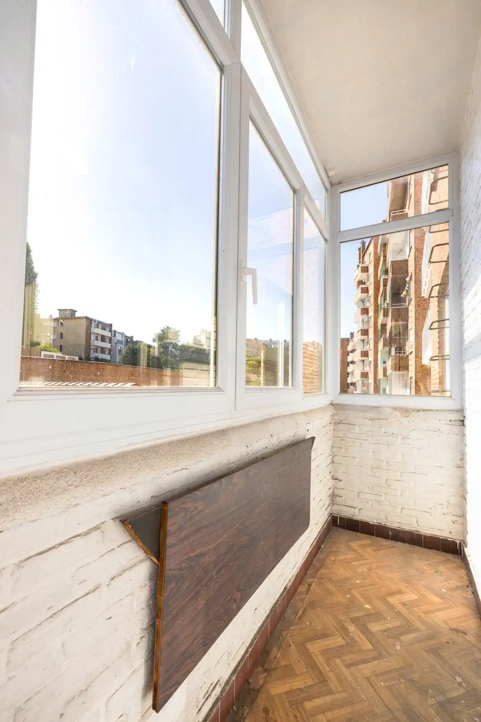 Appartement met 2 slaapkamers en terras – Te renoveren foto 14