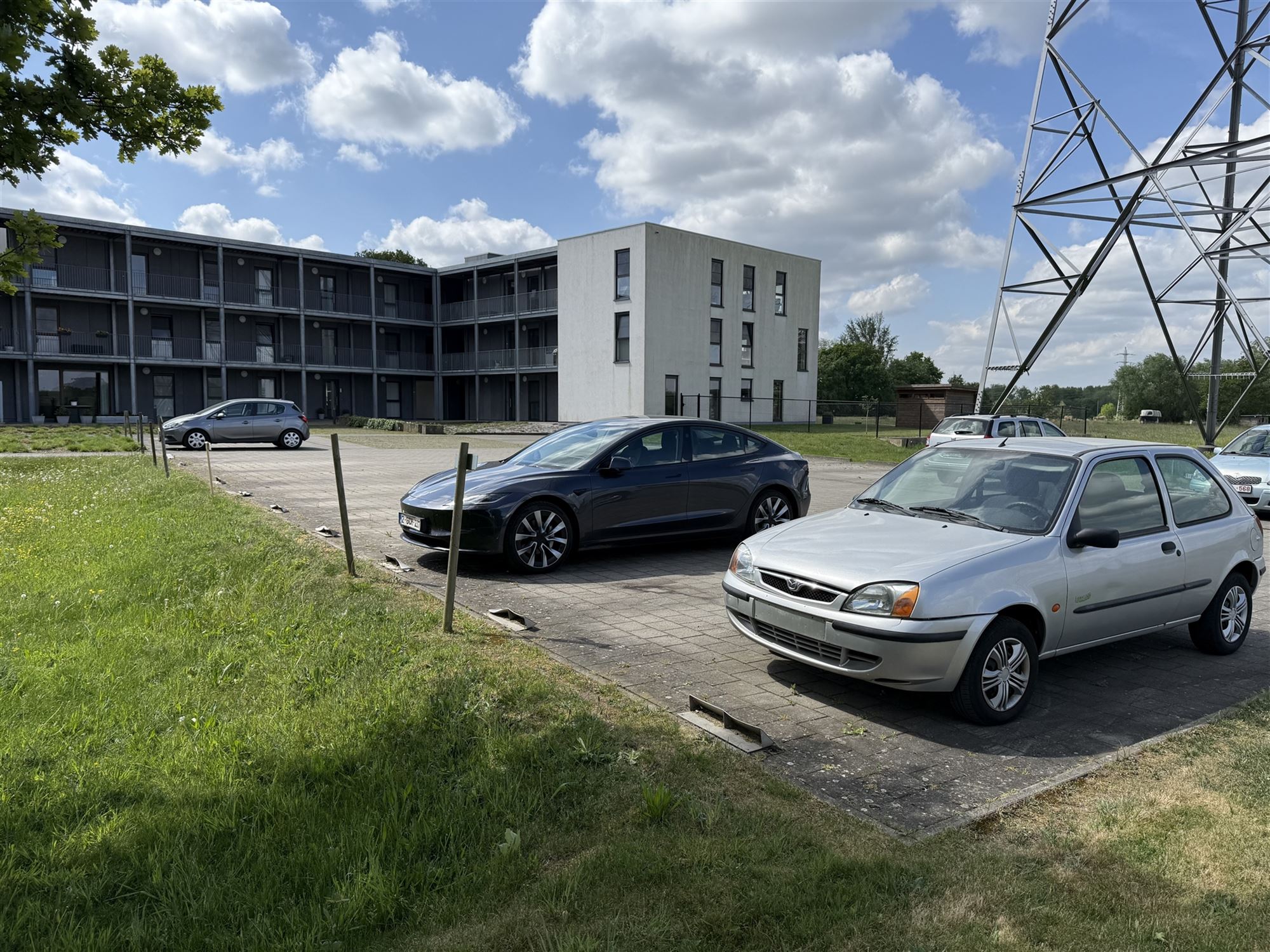 Garage te koop Volkenbondstraat 1 - 2845 NIEL