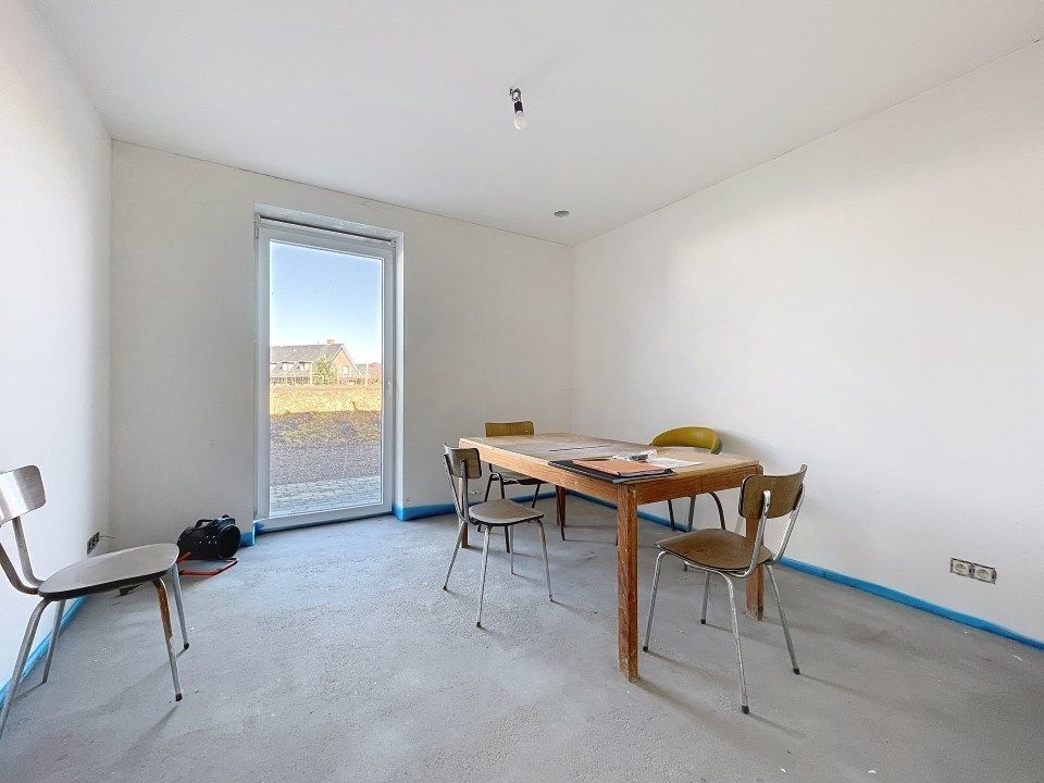 Ruim 2-slaapkamer appartement op het gelijkvloers met terras en tuintje foto 4