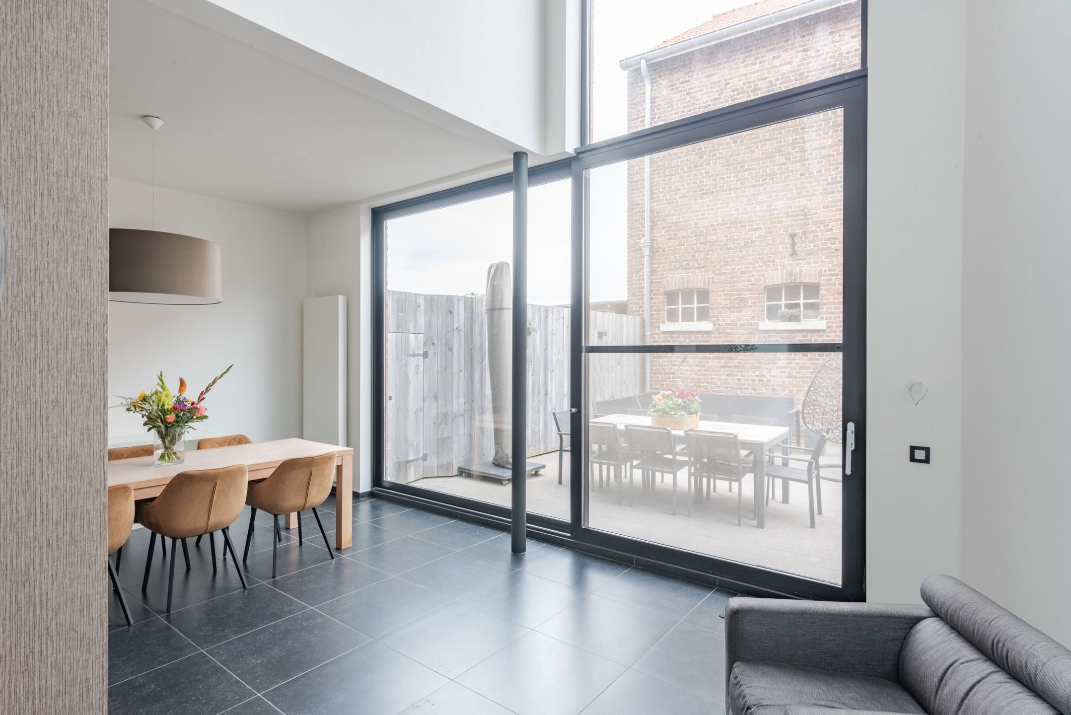 Unieke woning met terras.  foto 3