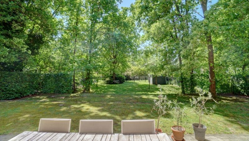 Instapklare villa van 265m² in pastorale stijl op 11 are 93 ca met mooie tuin foto 3