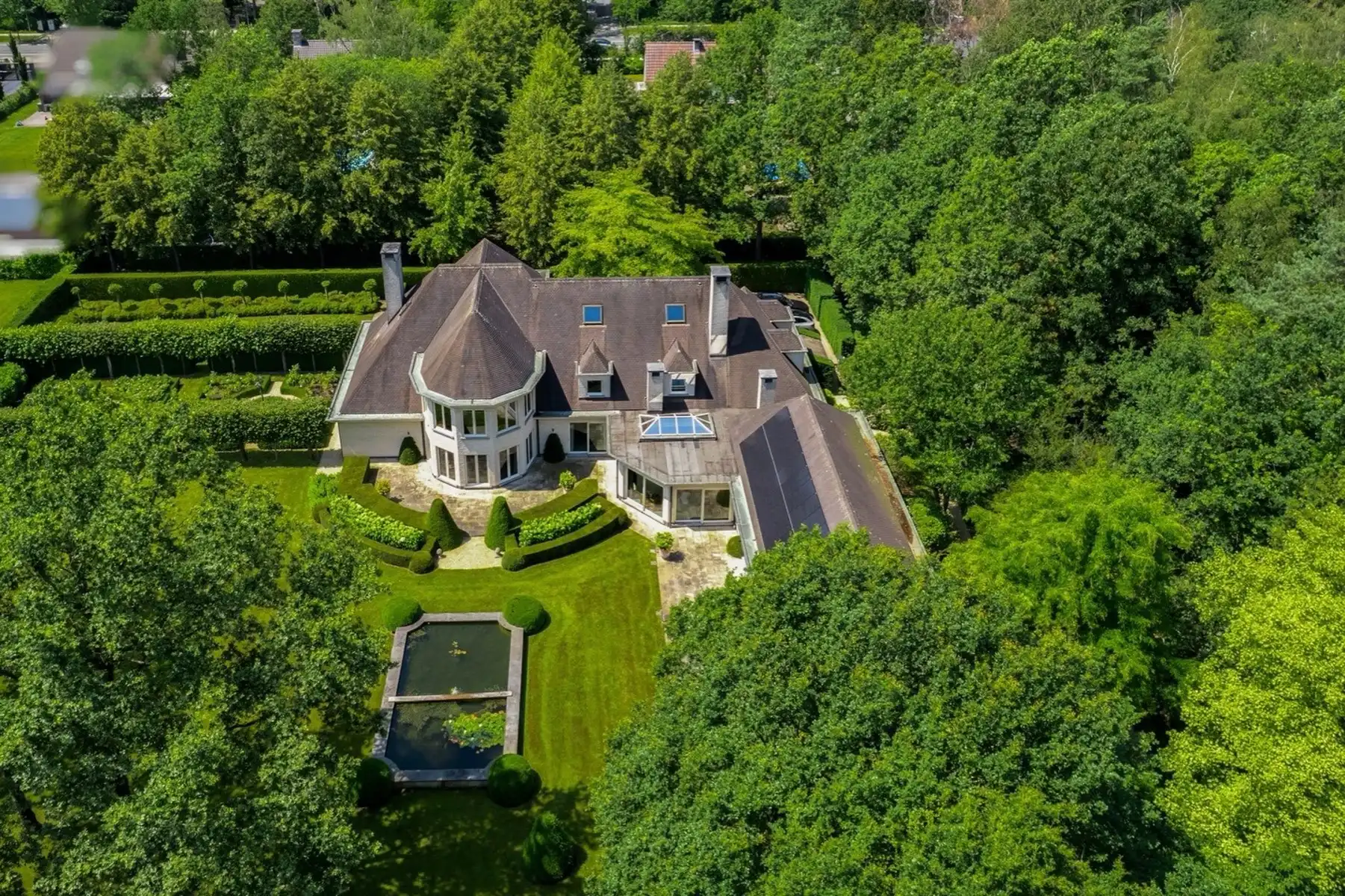 Ruime villa met binnenzwembad, EPC B en 5 slpk in Brasschaat foto 2