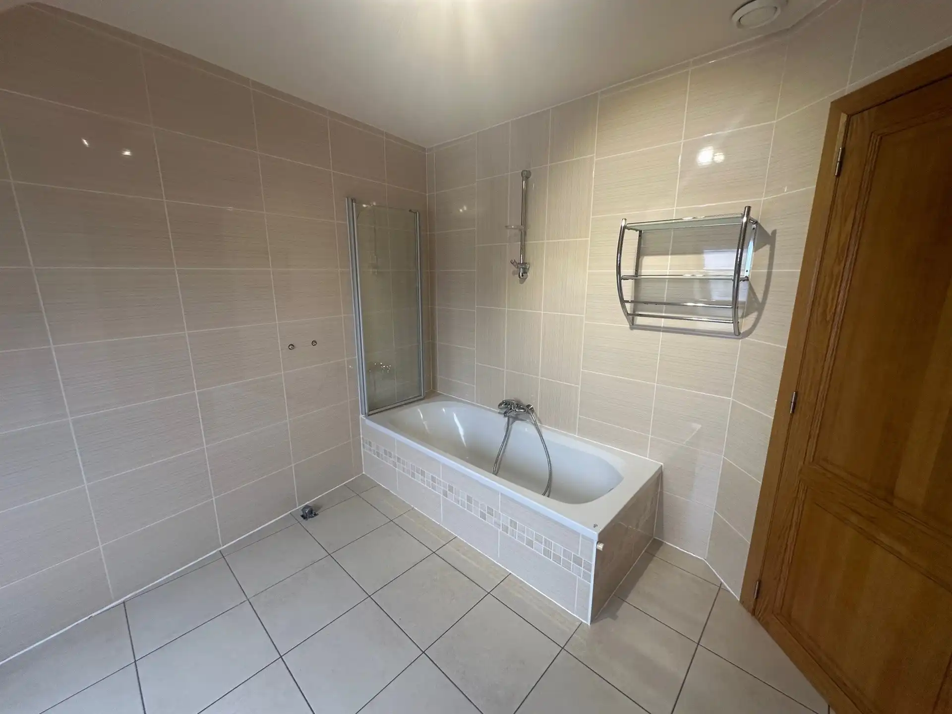 Ruim appartement met 2 slaapkamers nabij het centrum foto 15