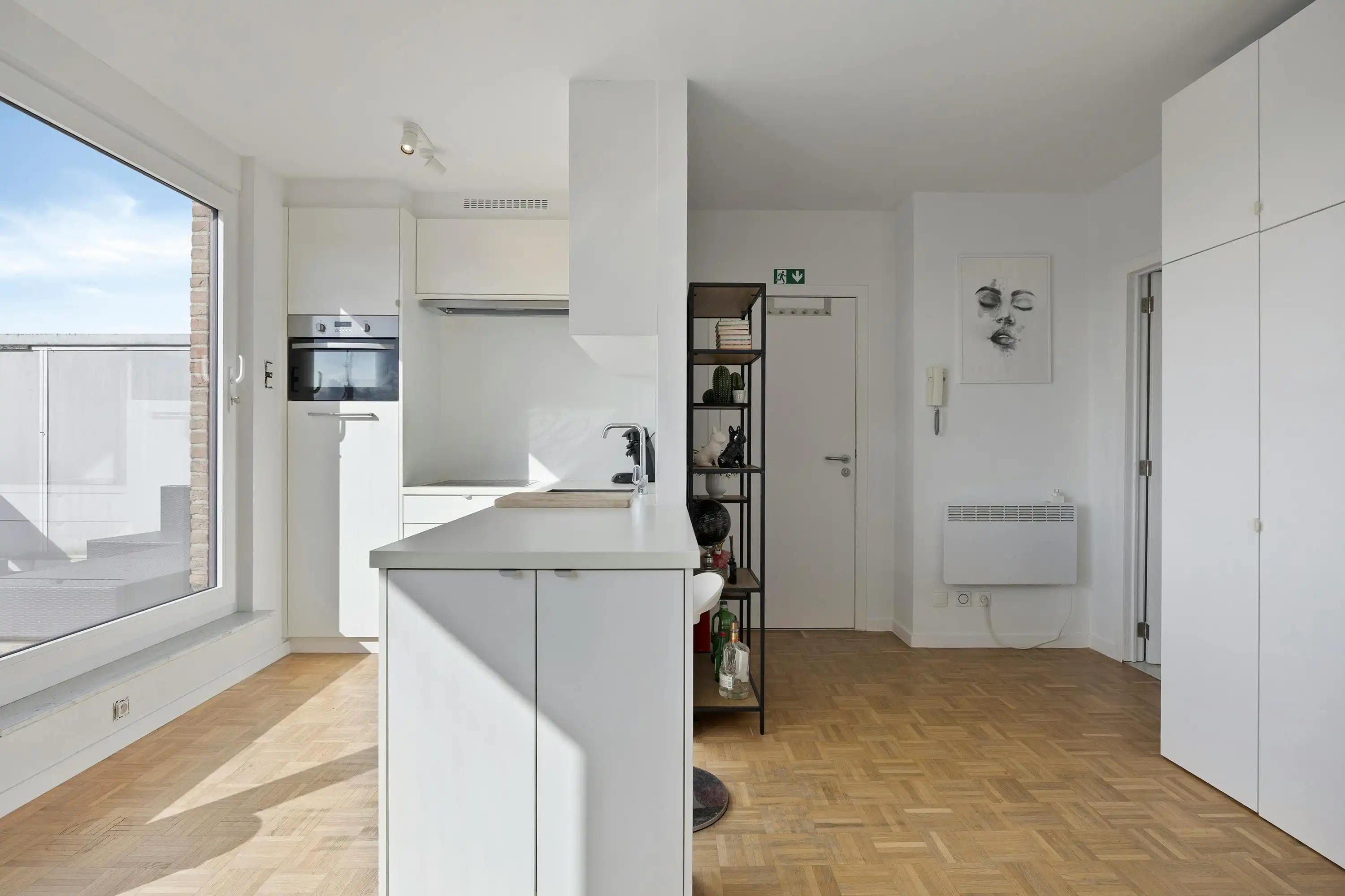 Gerenoveerd 1-slaapkamerappartement met ruim terras in centrum Hasselt foto 3
