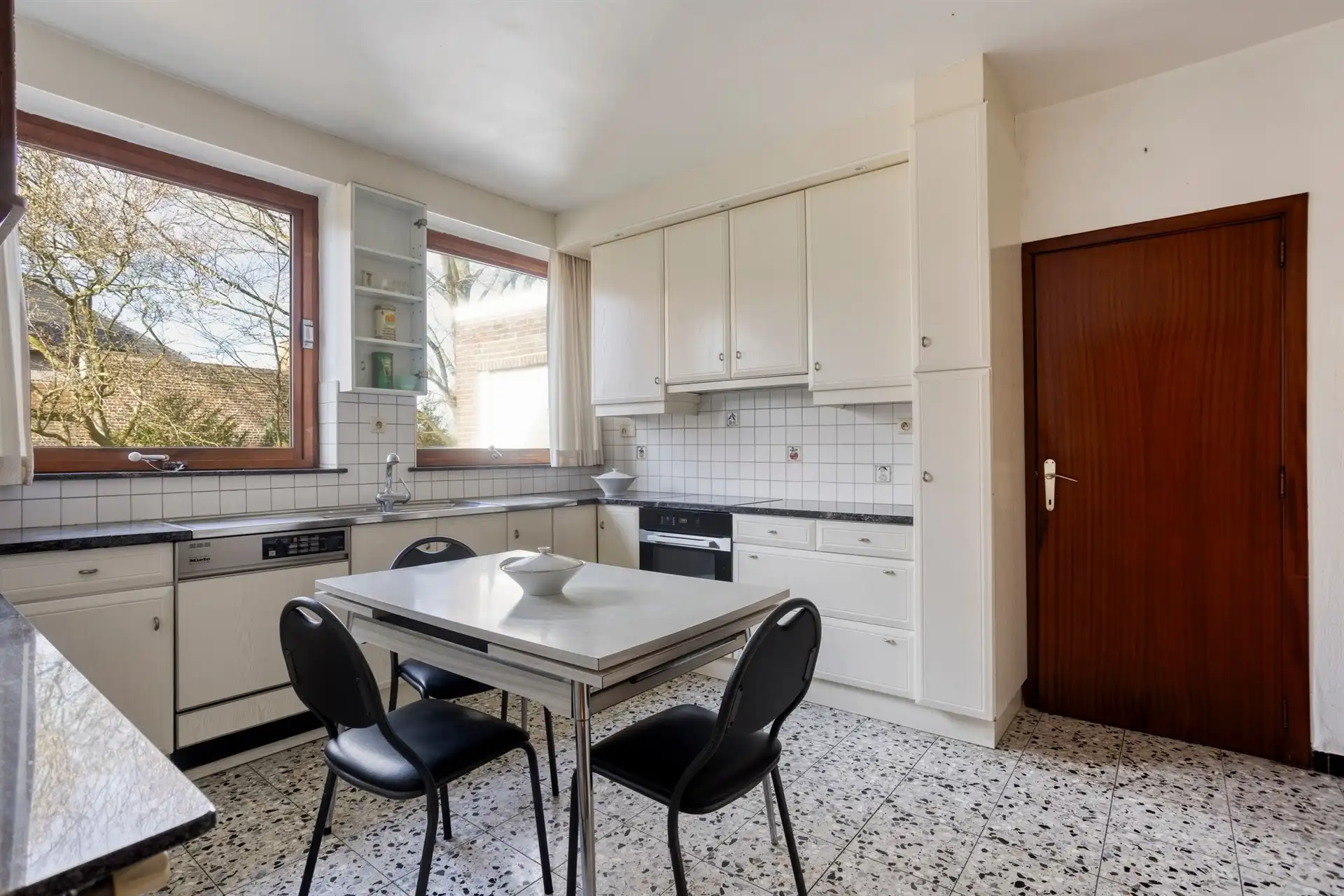 Te renoveren villa op topligging foto 9