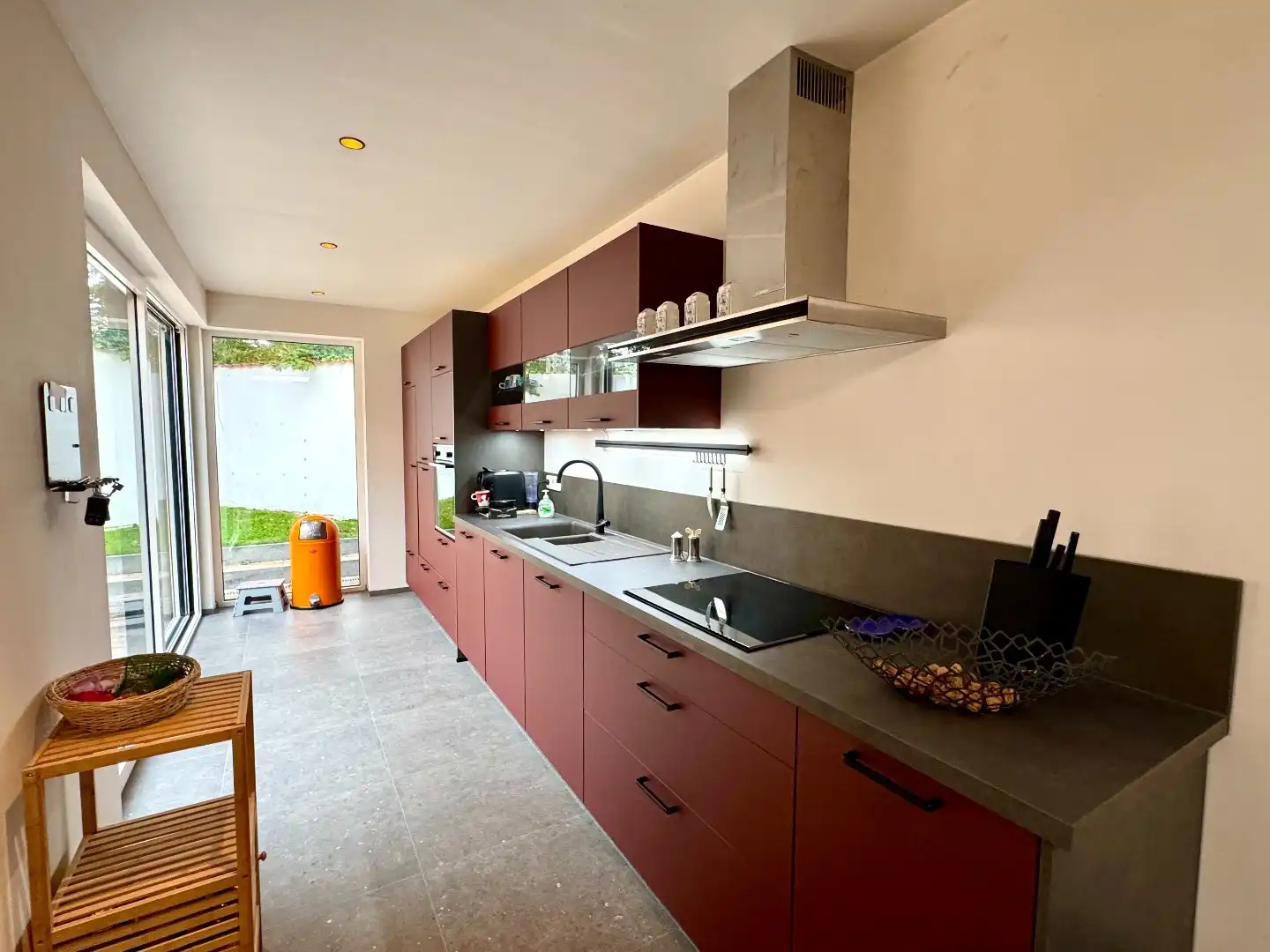 GERENOVEERDE WONING MET 4 SLPKS, 2 BADKAMERS, TUIN EN HUURGARAGE foto 11