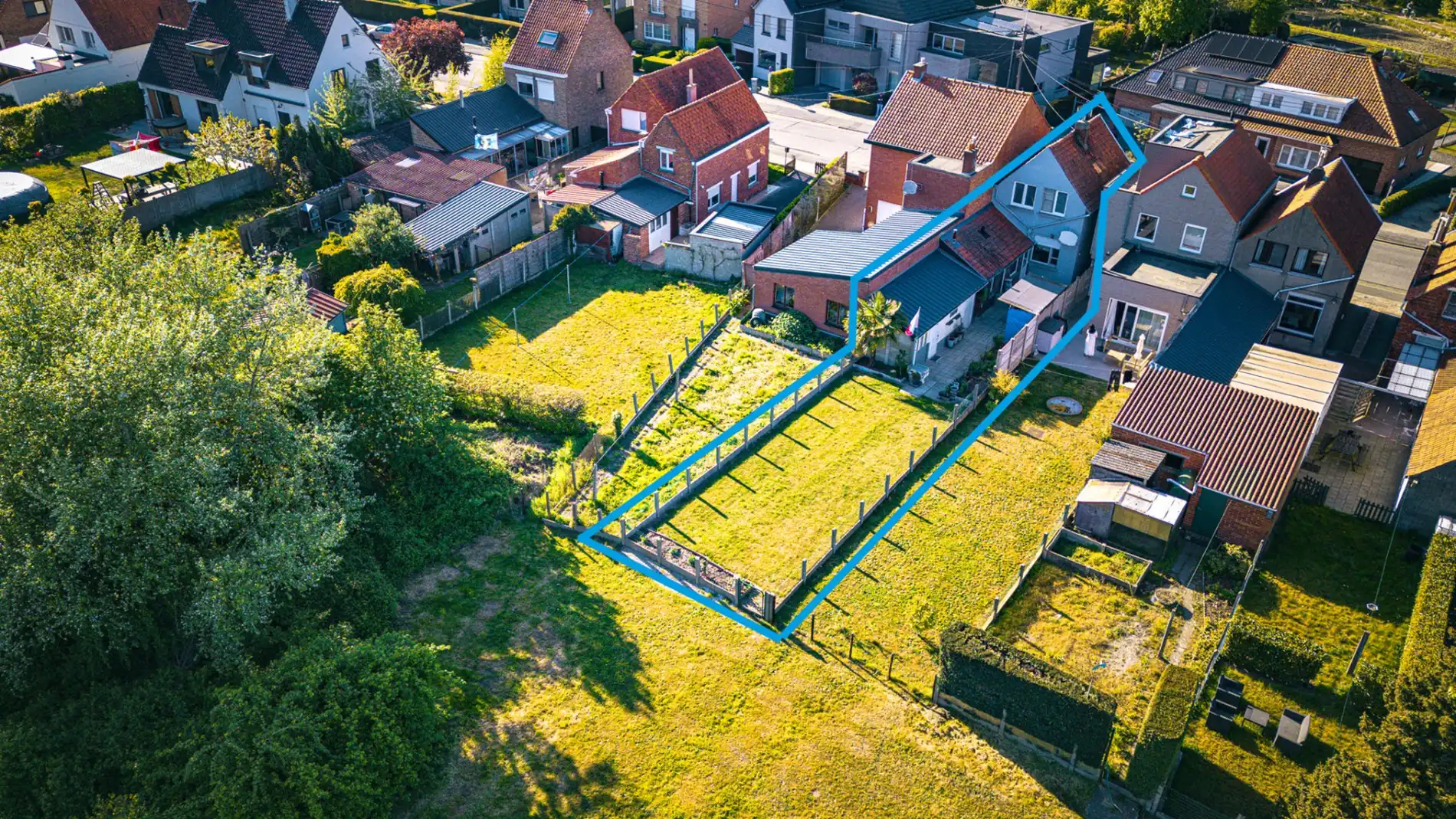 Hoofdfoto van de publicatie: Te renoveren woning met 2 slpks nabij centrum Maldegem