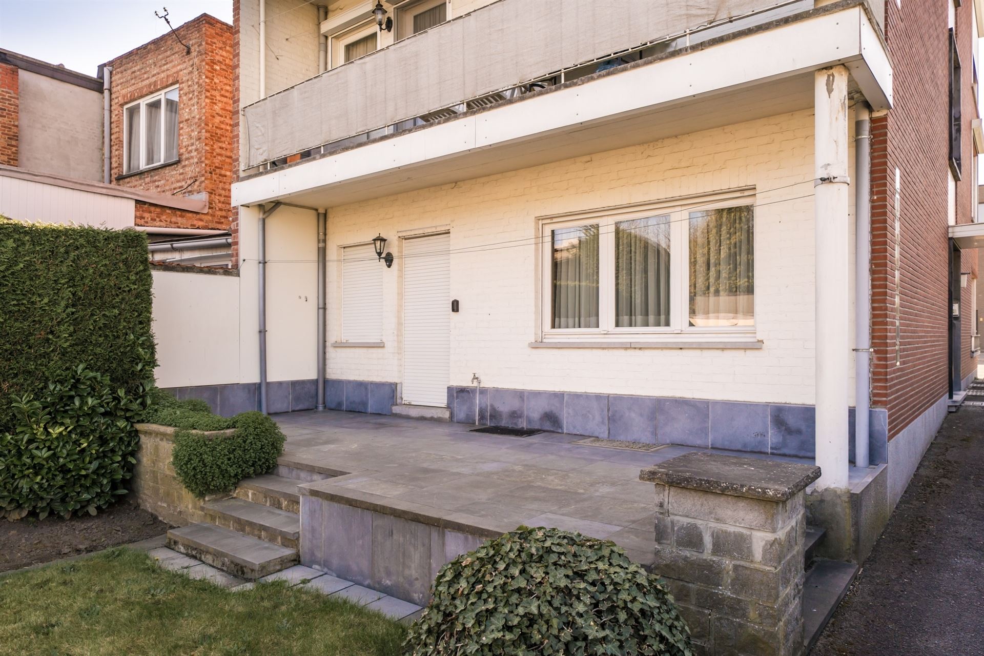 Gelijkvloers app met 2 slpk, terras en garage (€ 25.000) foto 16
