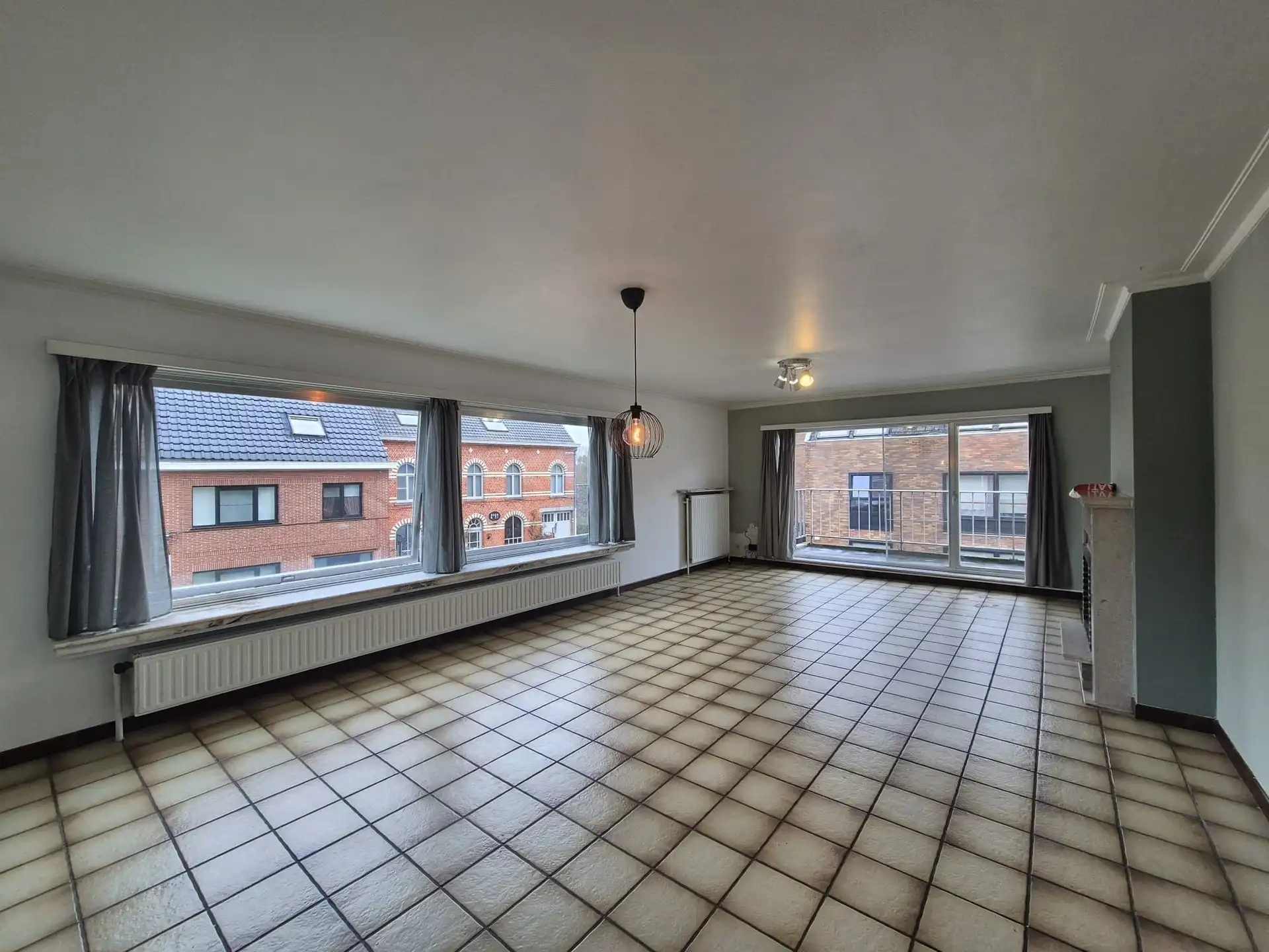 Centraal gelegen ruim appartement met groot zongericht terras en garage. foto 7