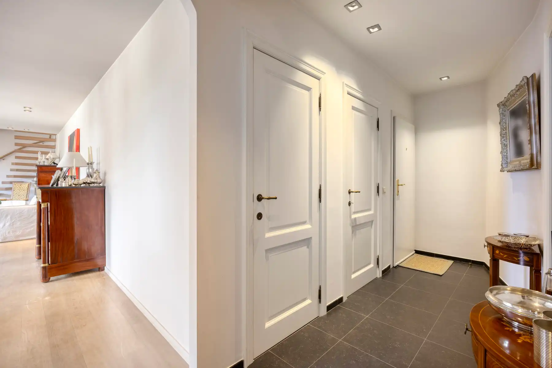 Luxueus en ruim 4 slaapkamerappartement op centrale ligging foto 9