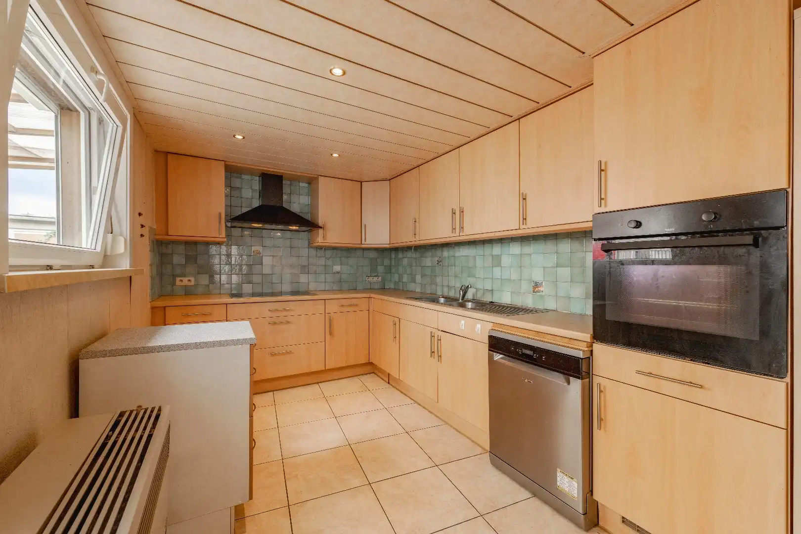 ZEER RUIME (TE RENOVEREN) WONING MET BIJGEBOUWEN | 5 SLPKS foto 6
