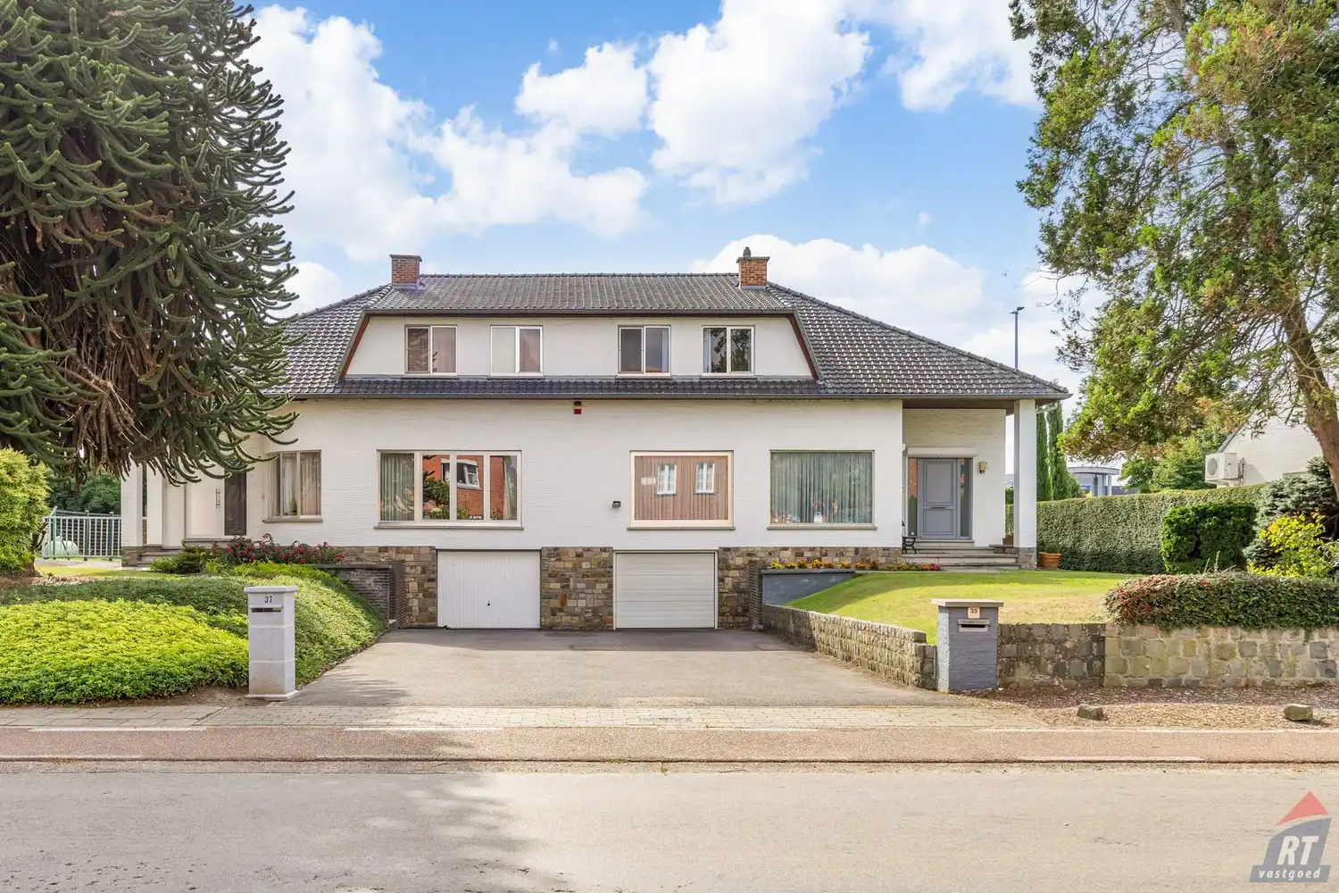 Charmante woning met zwembad op toplocatie in Sint-Truiden foto 23