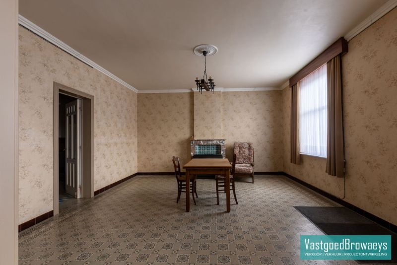 Te renoveren woning met tuin foto 5
