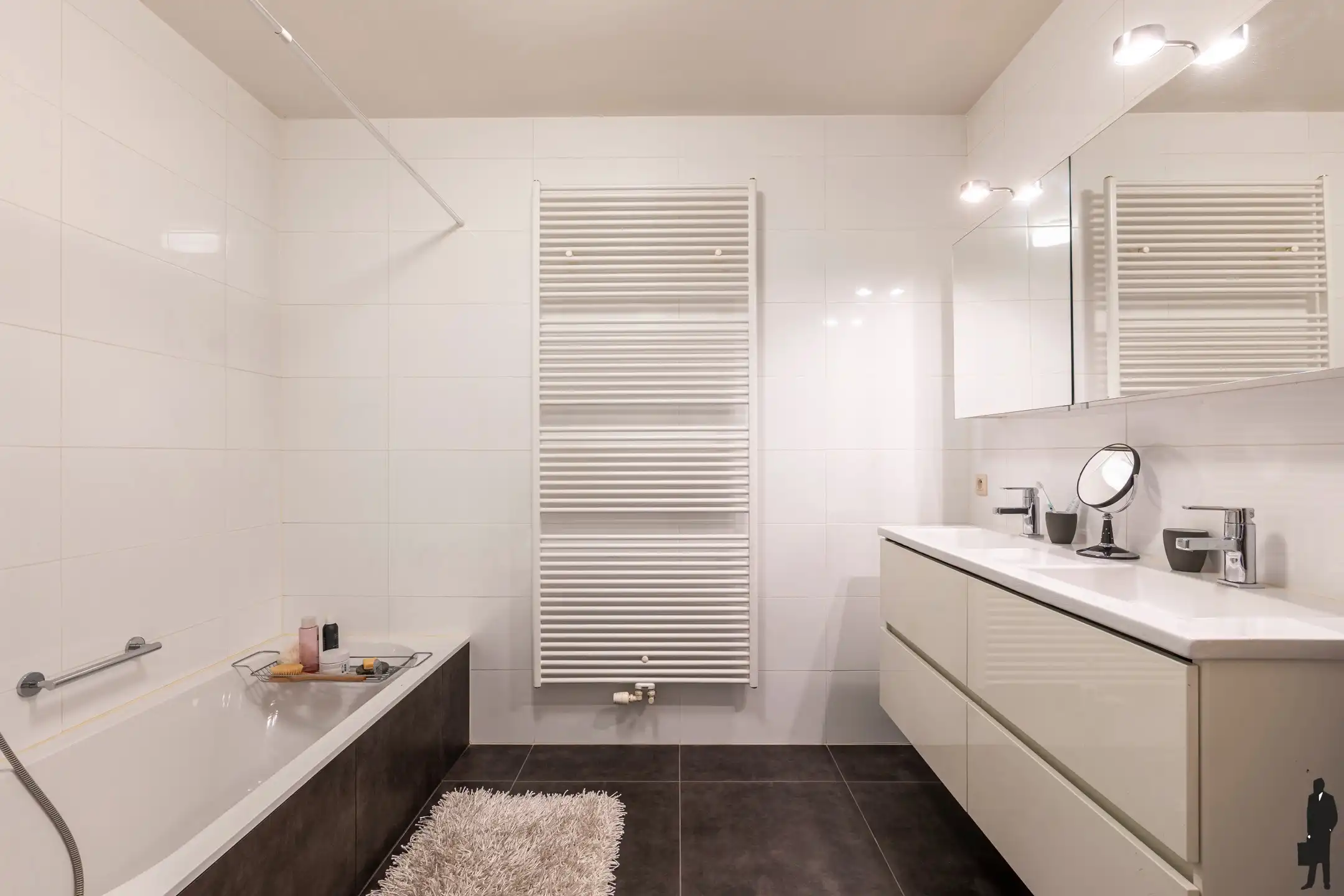 Luxe appartement met terras en zicht op parktuin foto 11