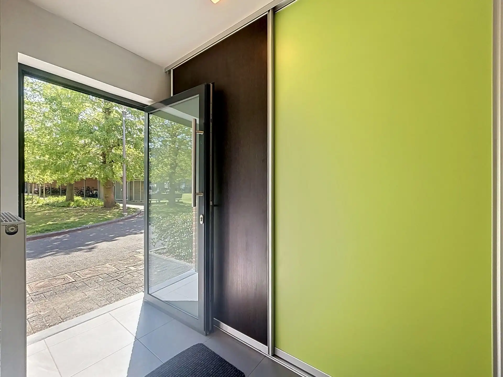 recente energiezuinige gezinswoning met 3 slaapkamers, gezellige tuin en carport . foto 16