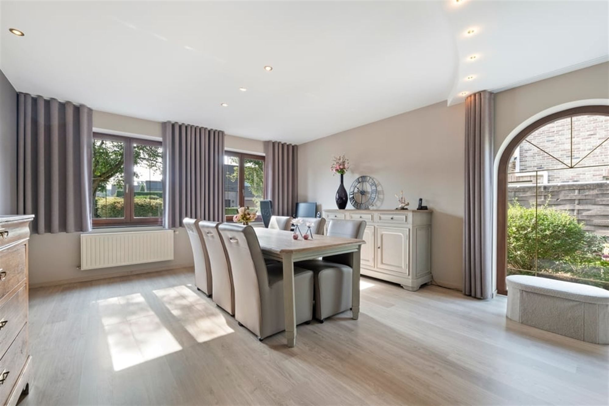 INSTAPKLARE OPEN BEBOUWING MET CHARME, ENERGIEZUINIGHEID EN RUIMTE foto 8